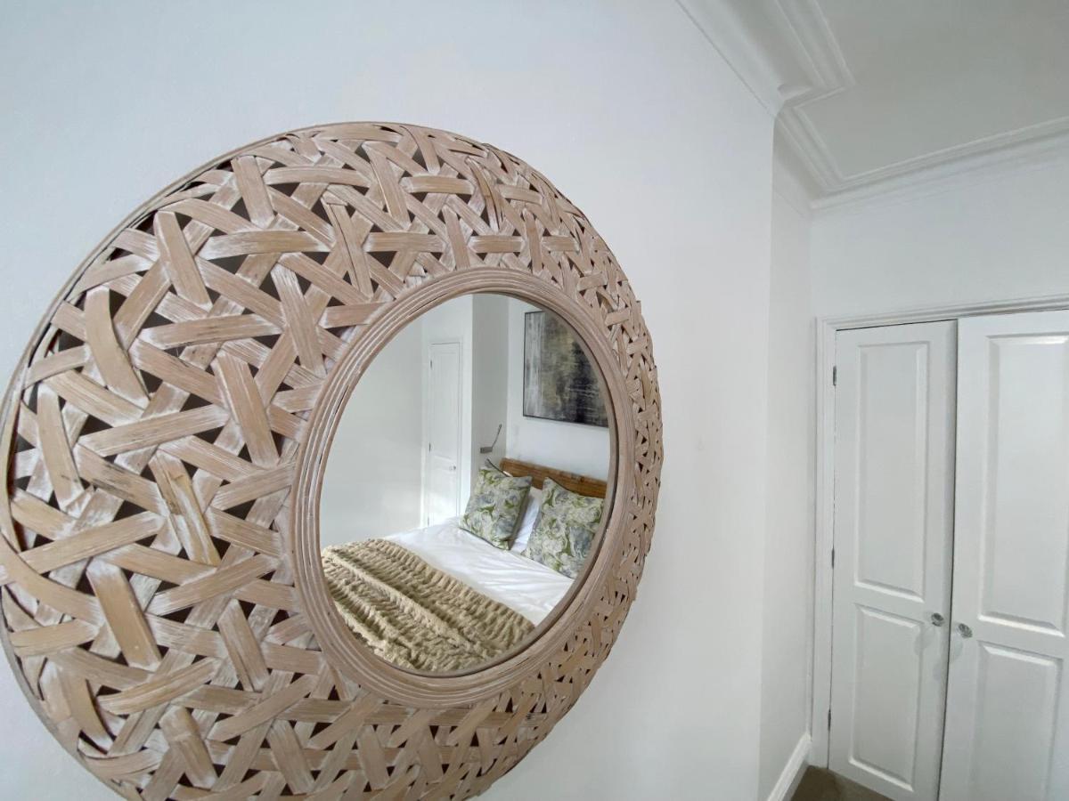 Fantastic Spacious Garden Flat With Own Private Entrance Londres Exterior foto